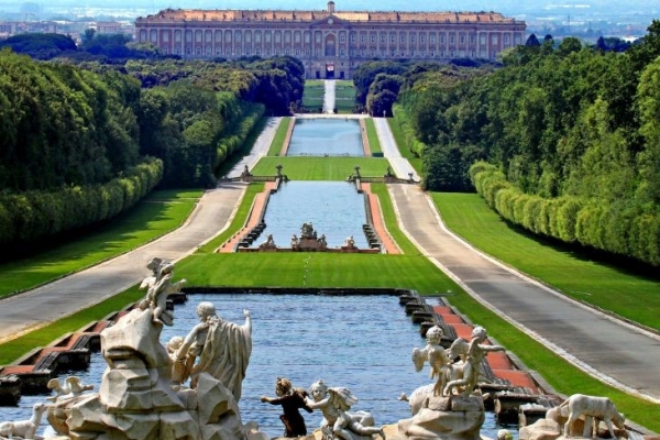 NAPOLI E LA REGGIA DI CASERTA