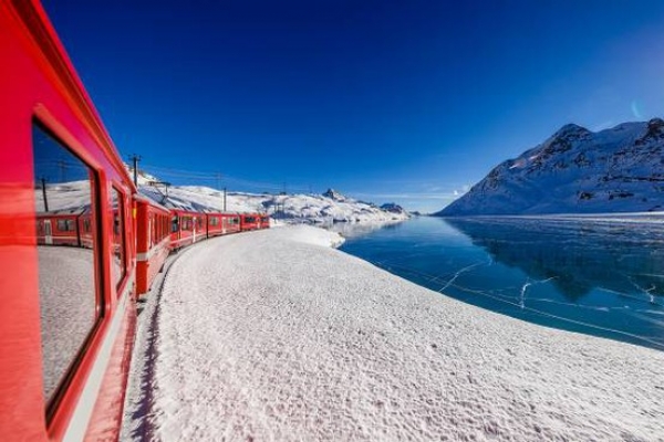 CAPODANNO TRENINO ROSSO DEL BERNINA CON VALTELLINA E LAGHI