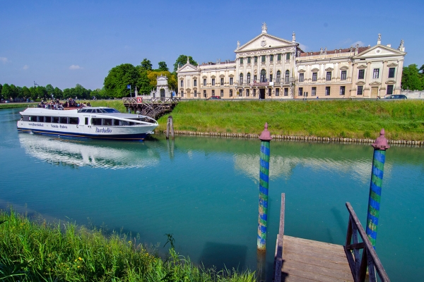 NAVIGAZIONE SUL BRENTA E LE VILLE VENETE